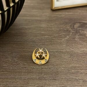 Vintage Tri Delta Delta Delta 10K Yellow Gold Pearl Pin Crescent Moon